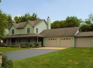 9811 Elizabeth Ter, Rochelle, IL 61068