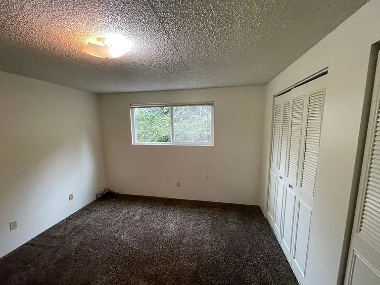 355 E 5th Ave — Photo 16