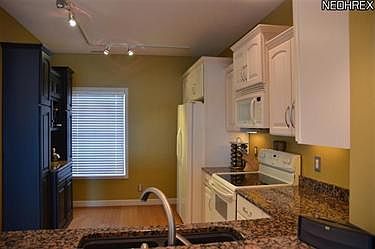 4th image of 3044 Whispering Shores Dr