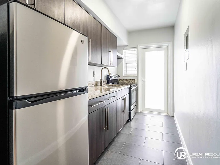 8330 Byron Ave #7 — Photo 10