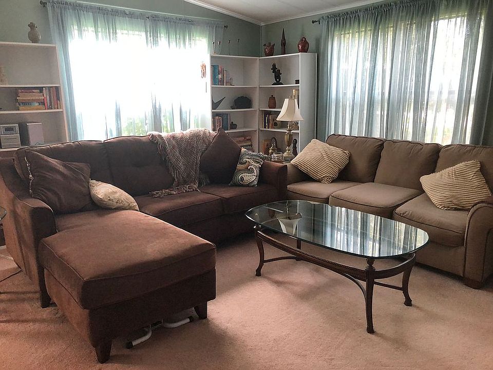 1st image of 36 Niagara Falls Cir