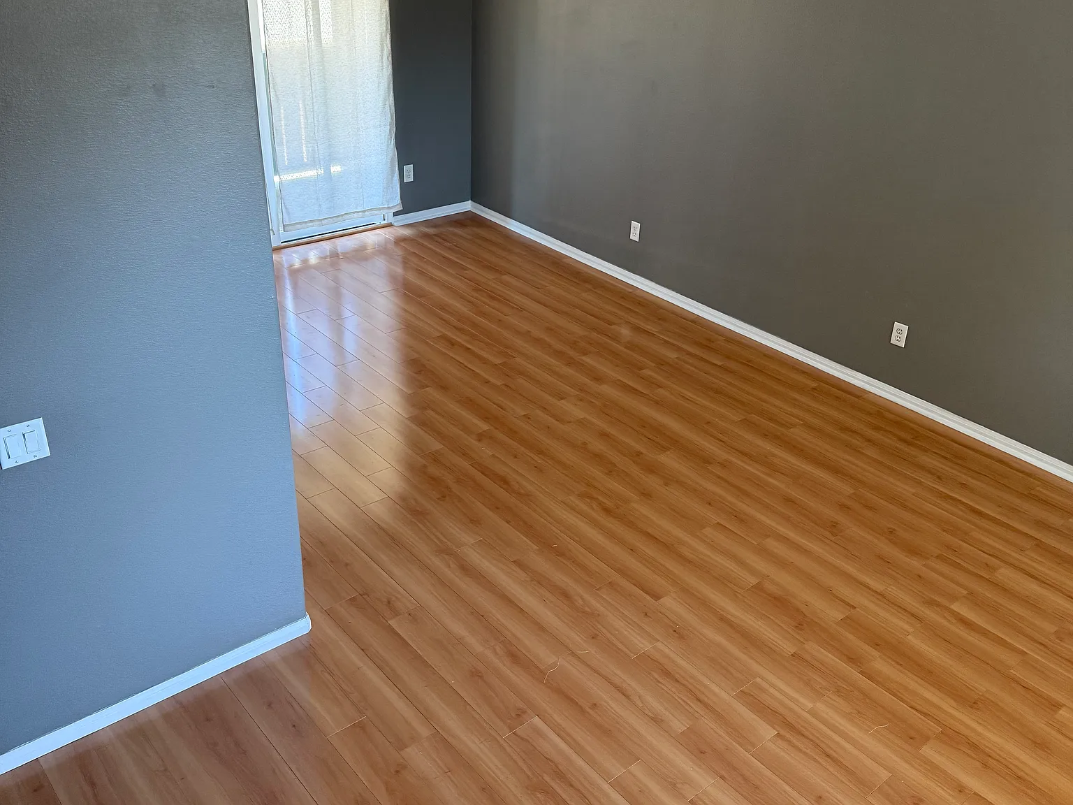 1 bed, 1.5 bath, 1090 sqft, $2,500 — Photo 2