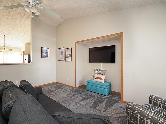 3rd image of 5453 Poolbeg St #251