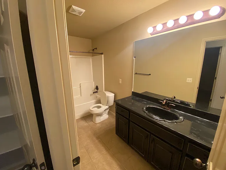 450 Remson Ln — Photo 26