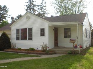 611 S Jackson St, Mount Carroll, IL 61053