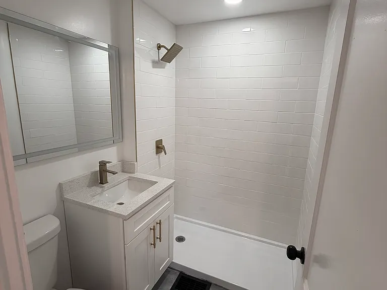 15 Central Ave — Photo 16