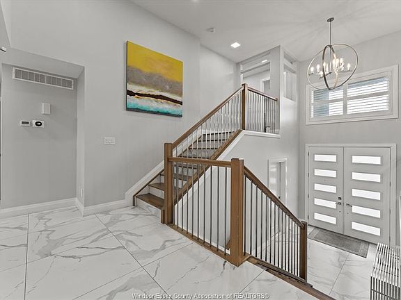 5th image of 111 Lambert St