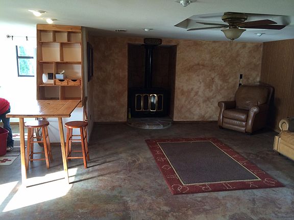 2nd image of 1189 E State Highway 6