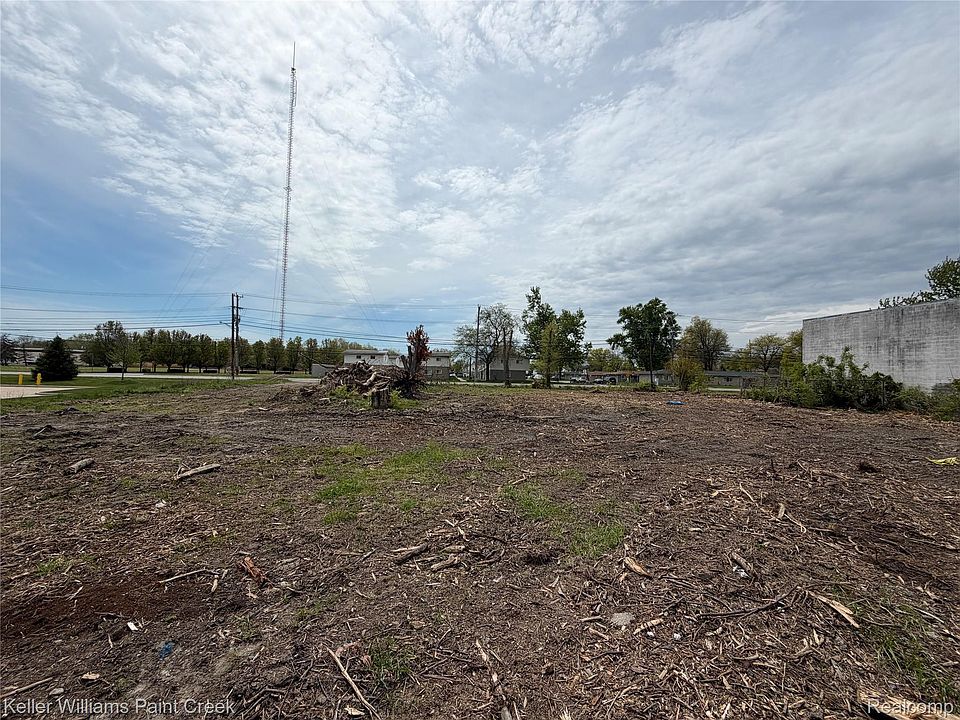 22477 Fifteen Mile Rd, photo 18