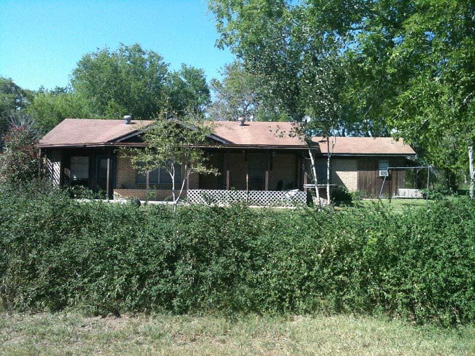 225 La Calle St, Tuleta, TX 78162 Zillow