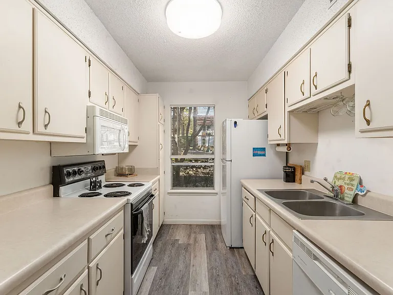 173 Cordero Ln — Photo 18