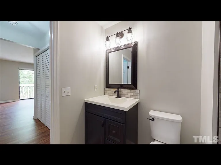 111 Brookberry Cir — Photo 14