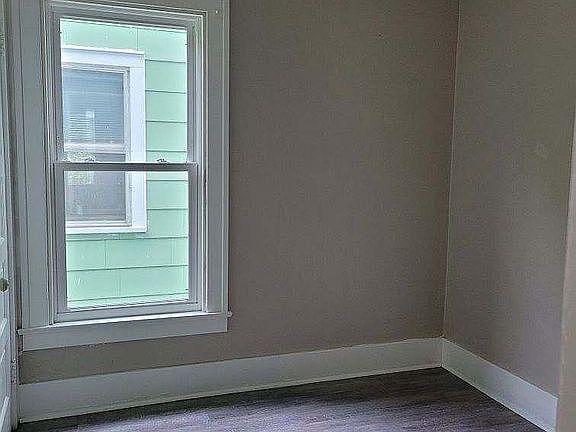 5th image of 36 Fairfield Ave