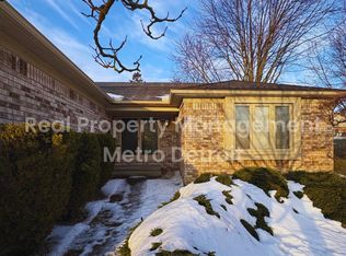 2090 Cumberland Rd, Rochester Hills, MI 48307