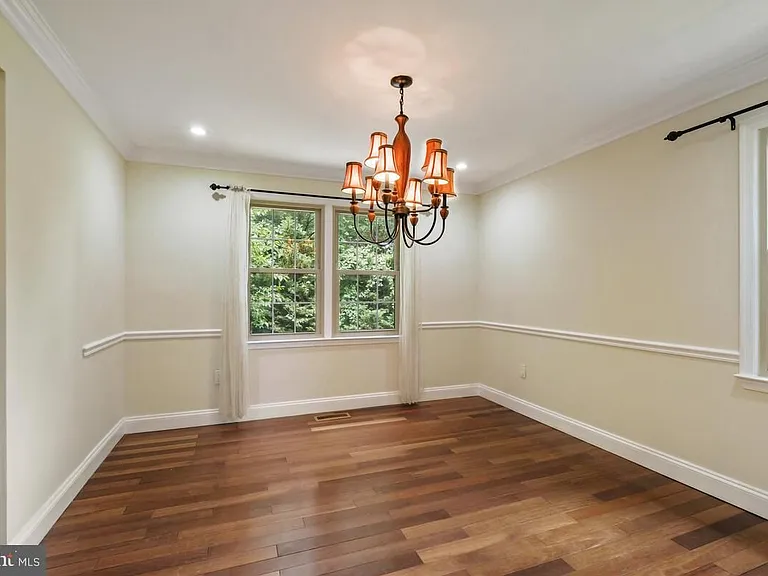 11426 Dorchester Ln — Photo 12