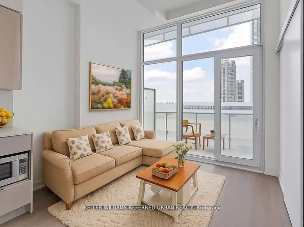 3883 Quartz Rd #602, Mississauga, ON L5B 3V6