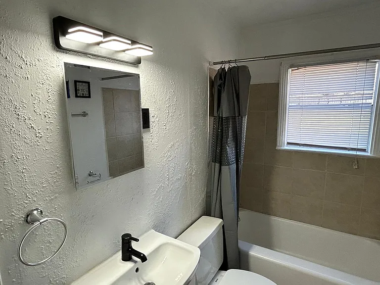 3319 W Clarendon Dr — Photo 6