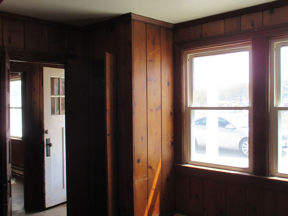 1 Bedroom , 1 Bath Apartment (trash,water,sewer,electric) i