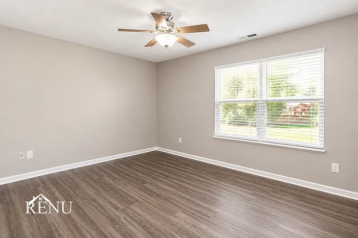 2710 Lucas Dr — Photo 17