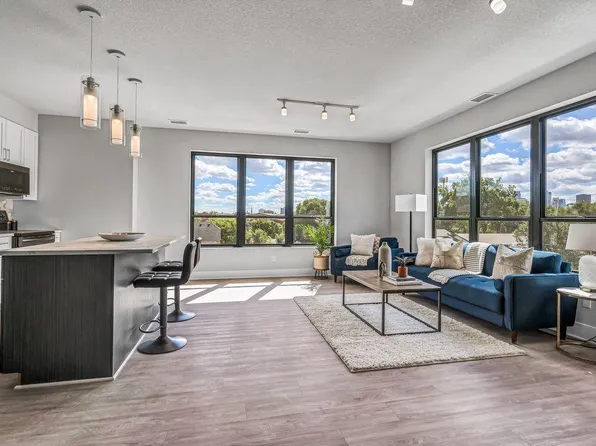 907 Winter St NE Unit 305, Minneapolis, MN 55413