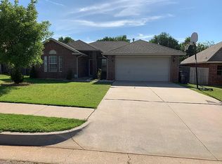 8425 Rambling Rd, Oklahoma City, OK 73132