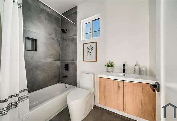 5th image of 6086 W 18th St #A