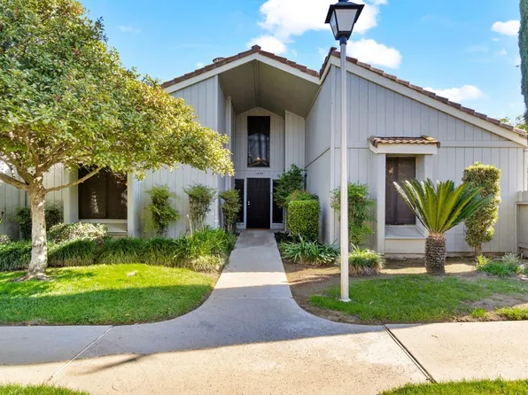 1878 Cougar Ln, Clovis, CA 93611