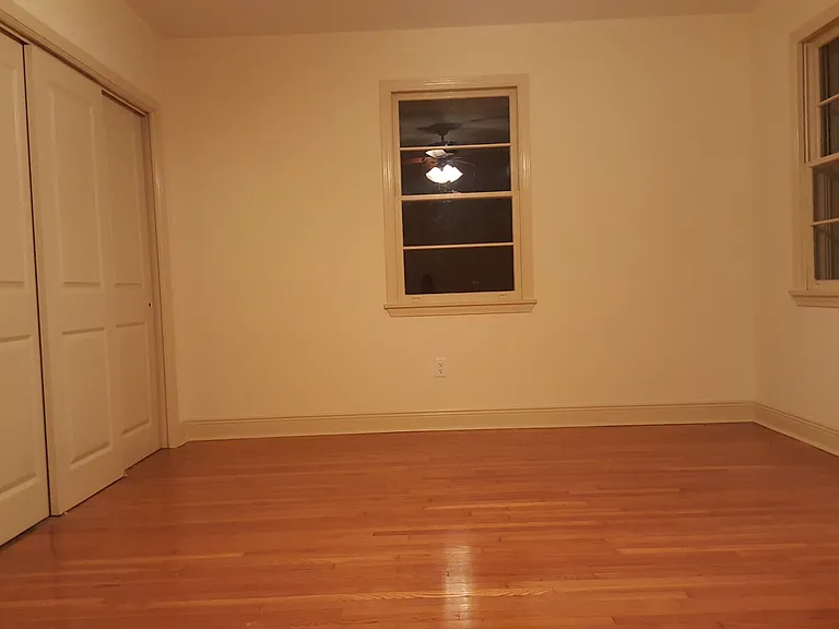 6021 Canal Blvd — Photo 14
