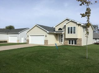 880 Myer Dr NE, Owatonna, MN 55060