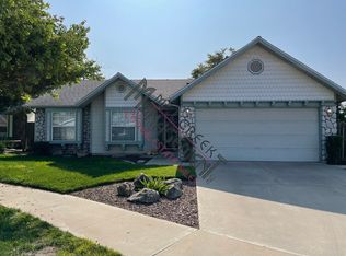 1913 Del Monte Ct, Tulare, CA