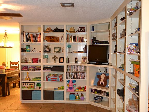 5th image of 127 Mesquite Ln #127
