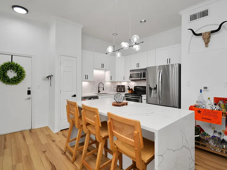 1441 East St #104 — Photo 4