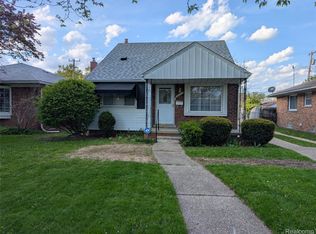 20211 Beaufait St, Harper Woods, MI 48225