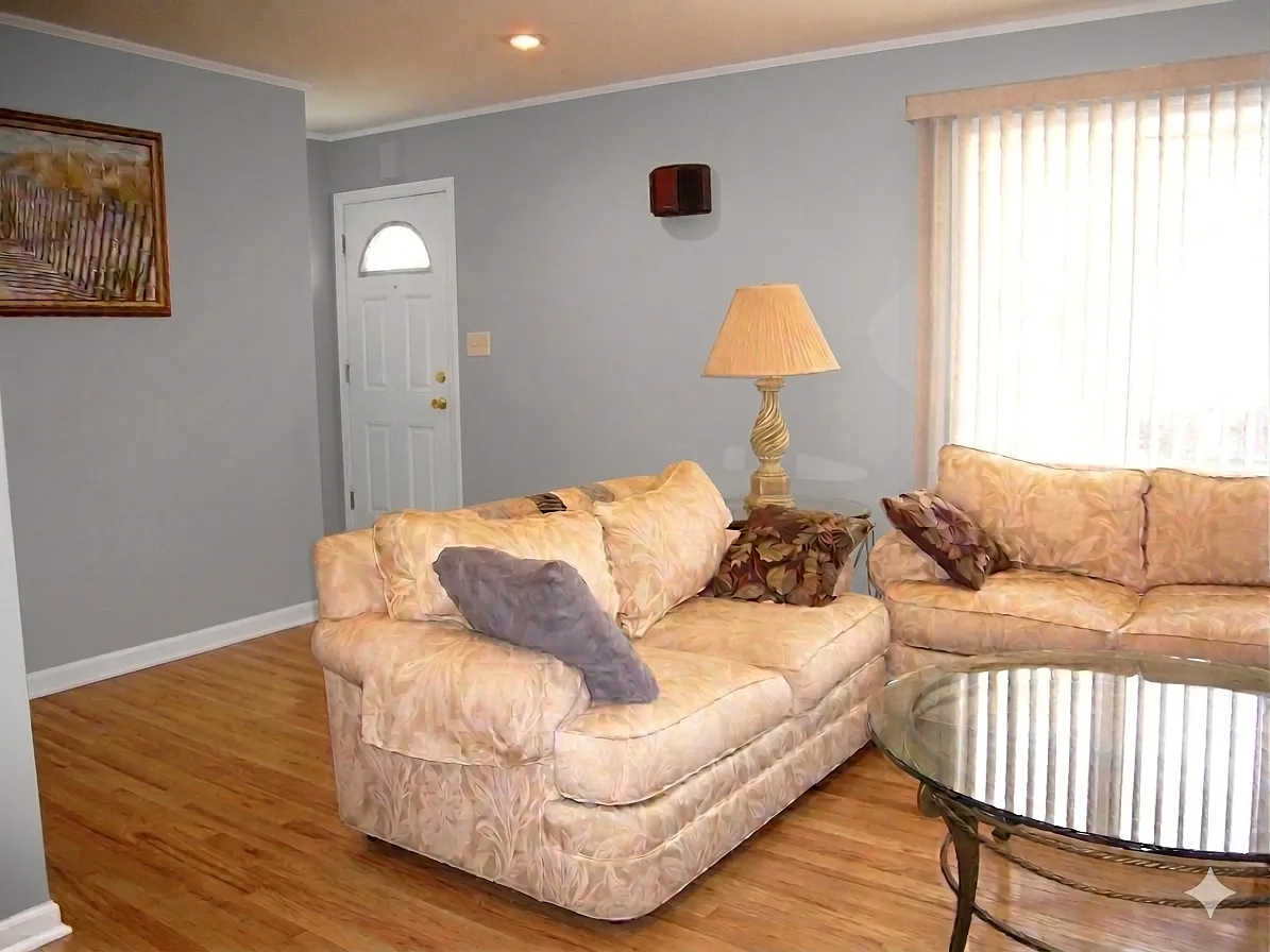 3 bed, 1100 sqft, $3,100 — Photo 3