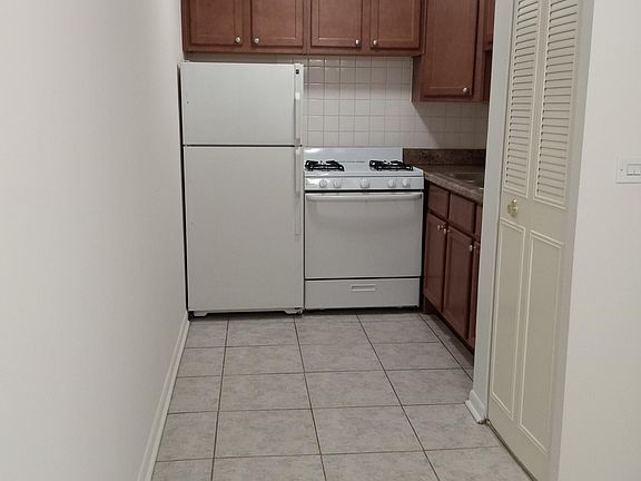 5th image of 536 W Roscoe St Unit 273