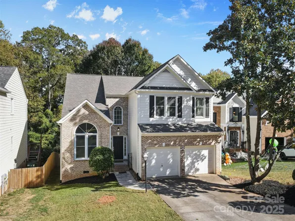 2016 Sablewood Dr, Charlotte, NC 28205