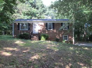 4909 Thornbrook Ln, Winston Salem, NC 27105