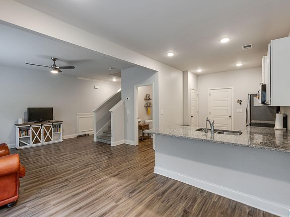 4th image of 5468 Park Side Rd