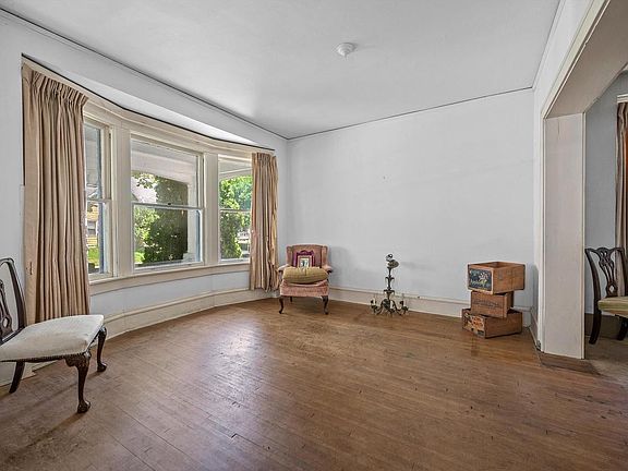 5th image of 2413 E Belleview PLACE