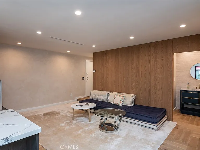 515 N Jackson St #102 — Photo 4