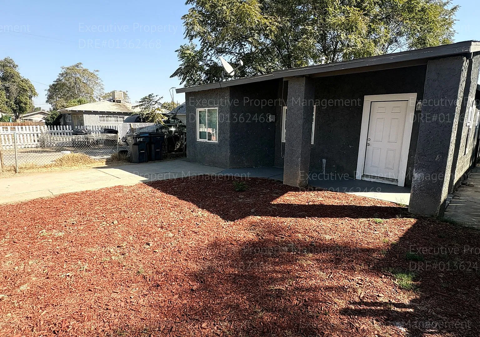 3 bedroom 1 bathroom house located near Decatur St and Oildale Dr — Photo 4