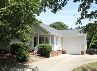 305 Springside Dr, Holly Springs, NC 27540