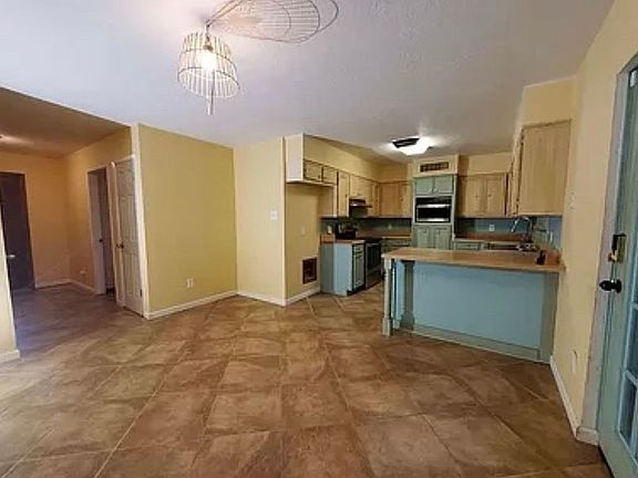 2nd image of 9456 Beverly Dr