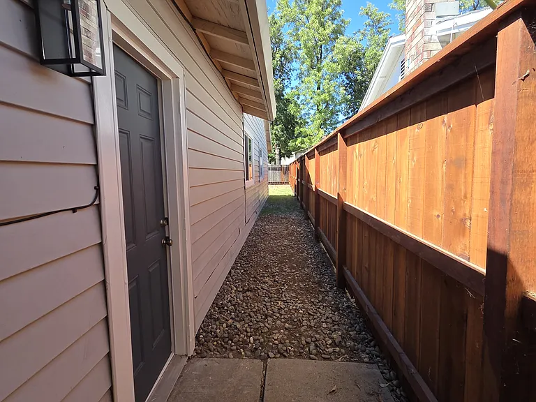 8533 Sun Florin Dr — Photo 13