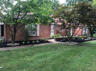 229 Stablestone Dr, Chesterfield, MO