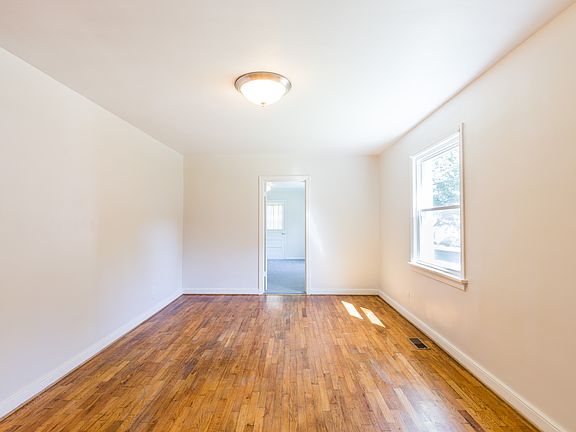 3rd image of 9520 Shiloh Dr