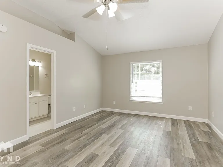 4350 Jiggermast Ave — Photo 10