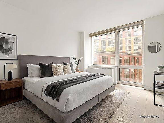 5th image of 415 Main St APT 9D