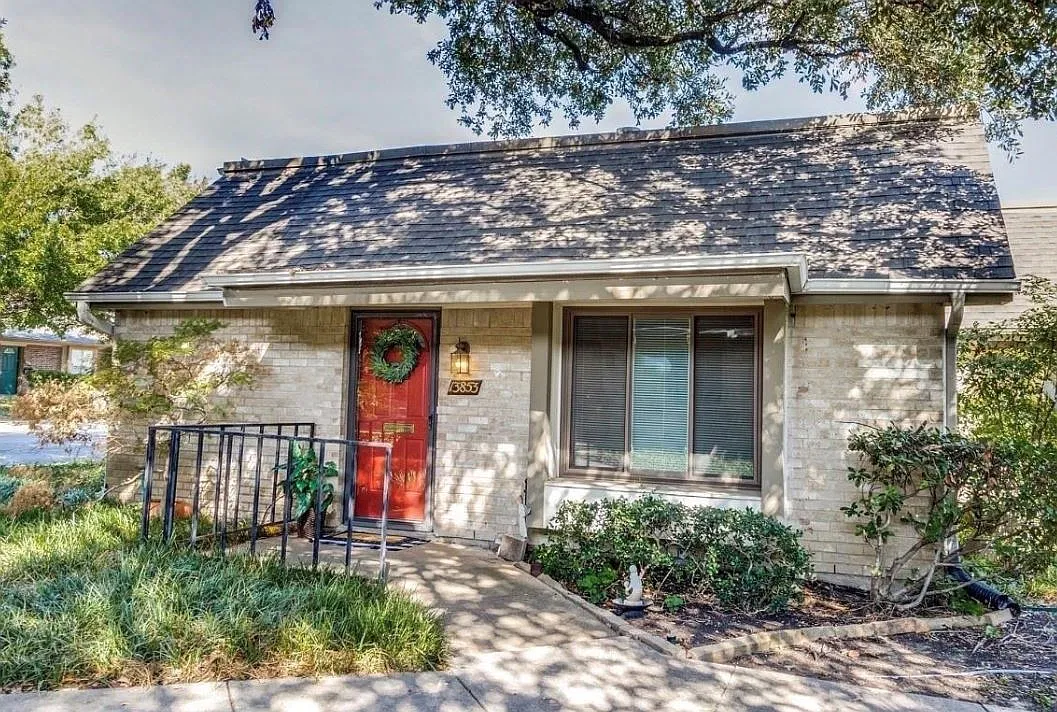 3 bed, 1430 sqft, $2,450 — Photo 1