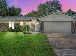 6116 W 42nd Pl, Tulsa, OK 74107